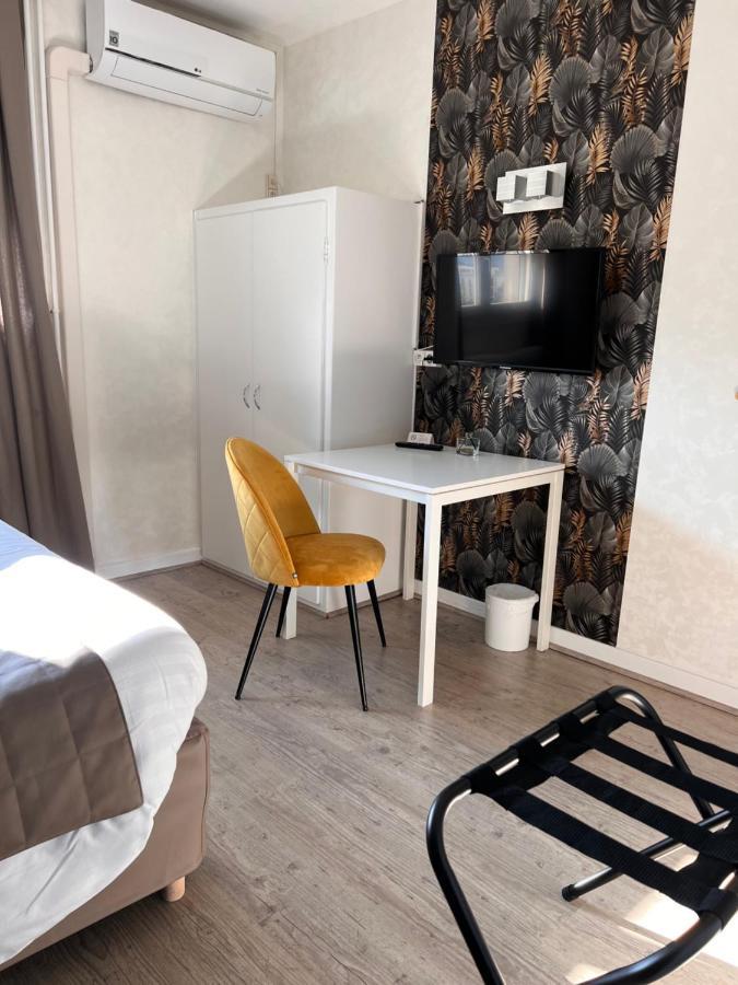 Hotel Alpes Cevennes Guilherand-Granges Bagian luar foto