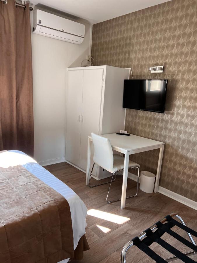 Hotel Alpes Cevennes Guilherand-Granges Bagian luar foto
