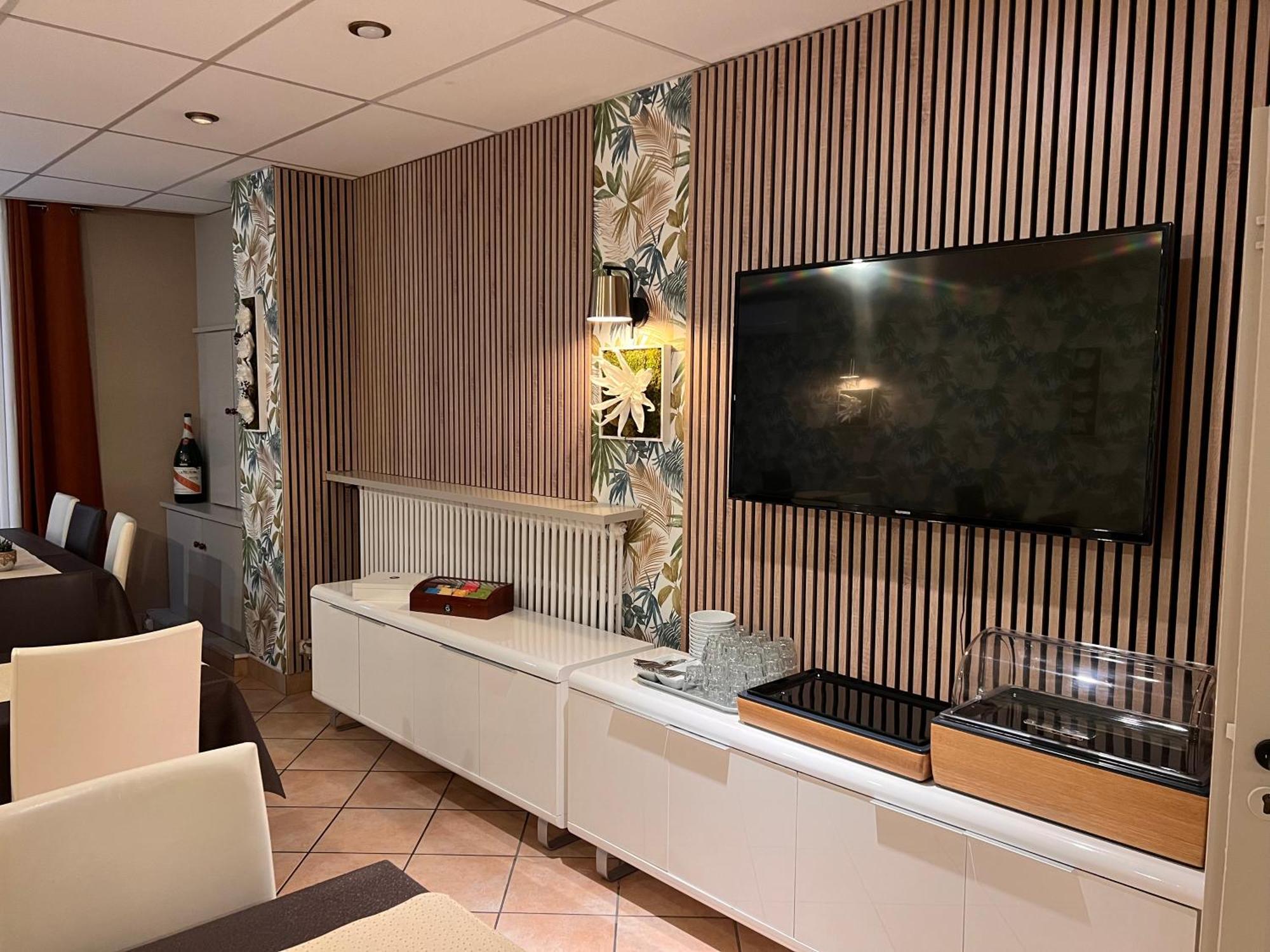 Hotel Alpes Cevennes Guilherand-Granges Bagian luar foto